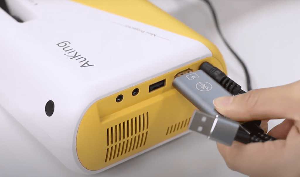 AuKing Mini Projector: Benefits and Drawbacks