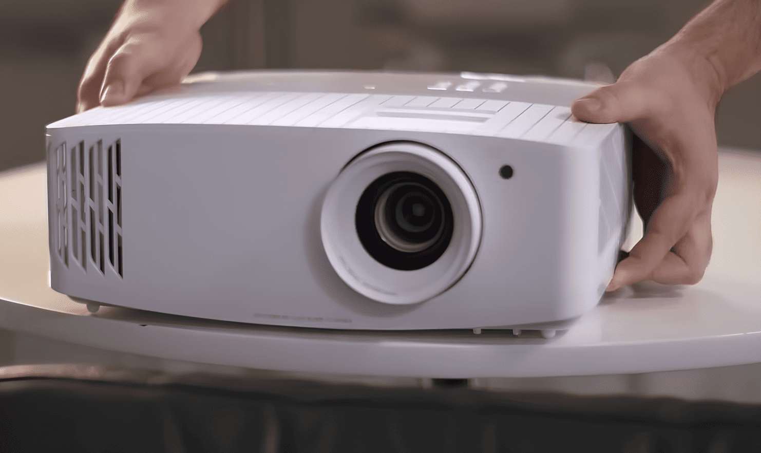 How to Adjust Optoma Projector to Fit Screen?