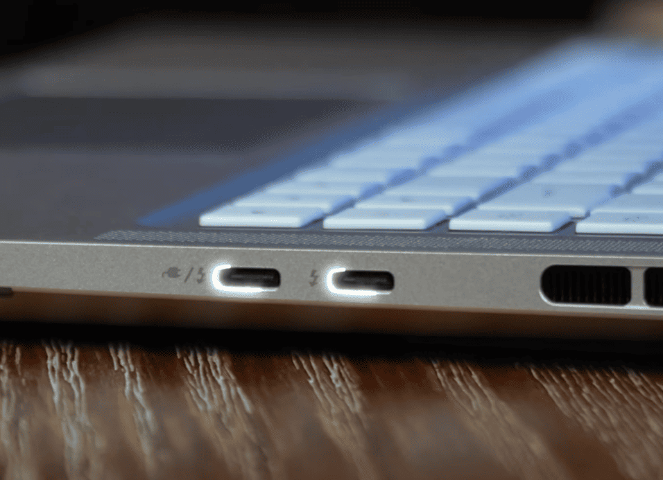 Step-by-step Guide on how to Connect Two Projectors to One Laptop