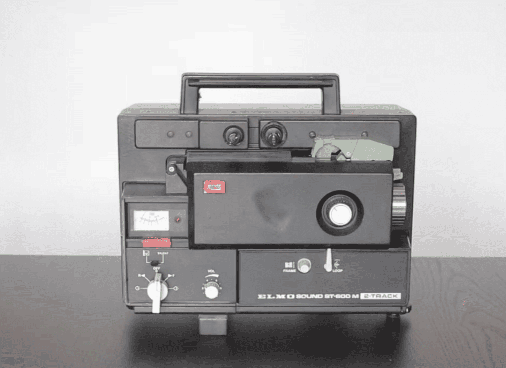 How to use an Elmo Projector?