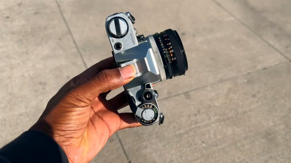 Canon AE-1 vs. Pentax K1000: What is better for you?