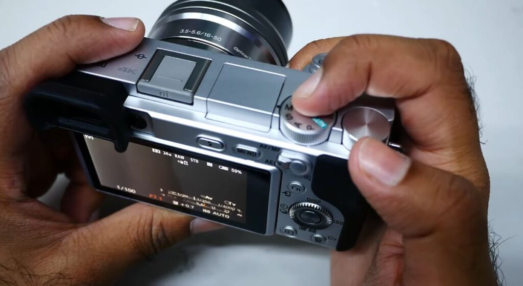 Benefits and downsides of Sony A6400